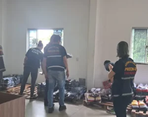 Outlet é Interditado em Goiânia por Venda de Produtos Falsificados: Mais de 5.800 Peças Apreendidas