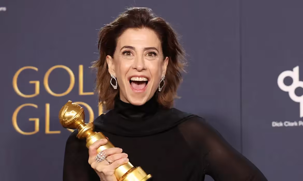 Torres faz história ao ganhar Globo de Ouro de Melhor Atriz