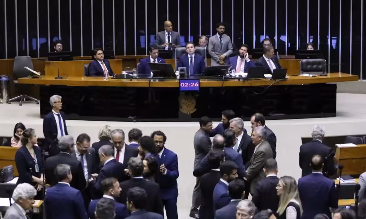 Câmara aprova PL Antifacção; texto segue ao Senado com penas de até 66 anos