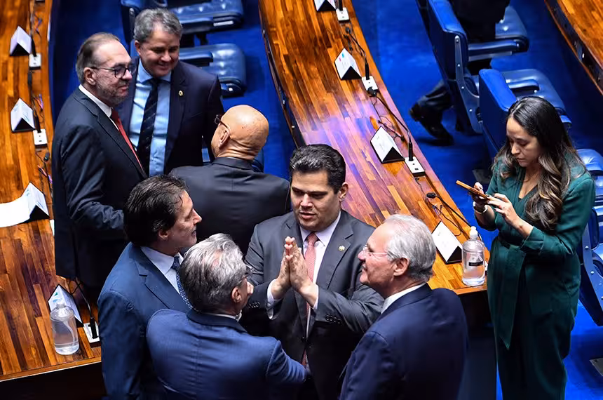 Isenção do IR até R$ 5 mil avança no Senado