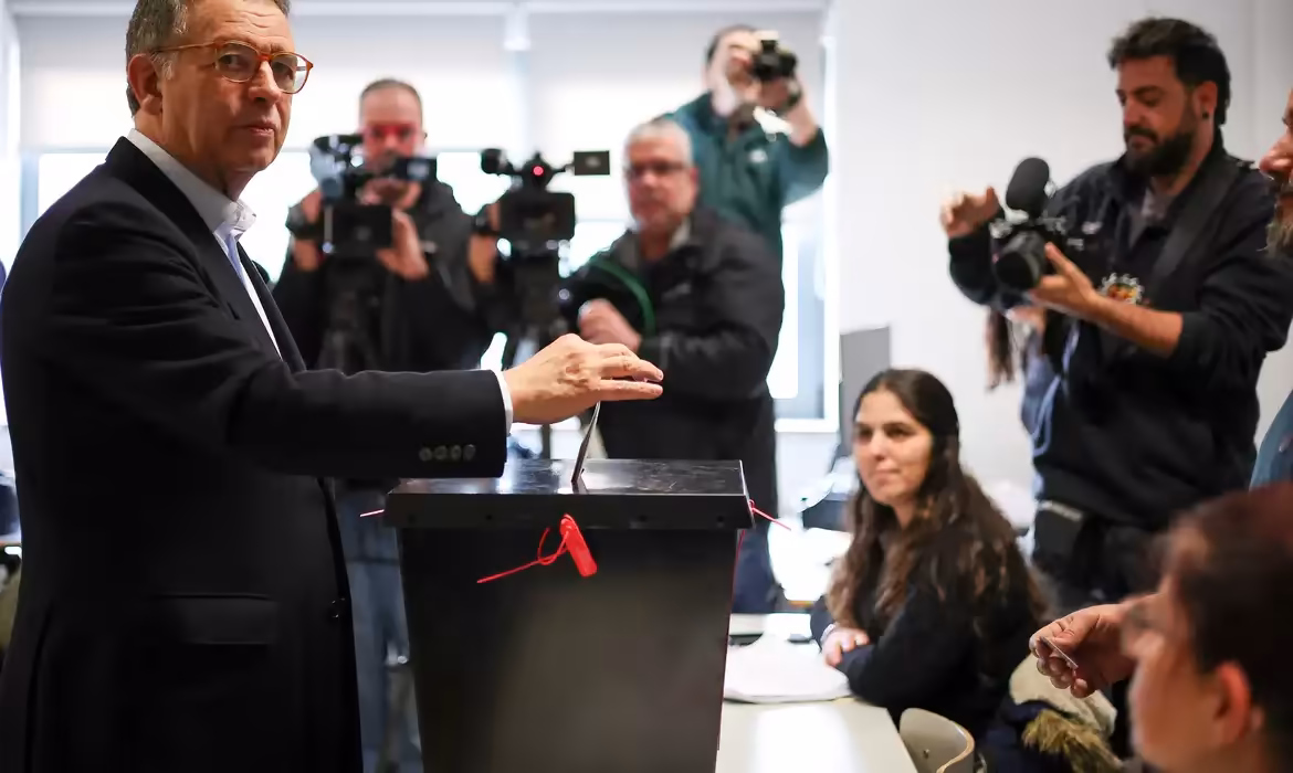 Antônio José Seguro é eleito presidente de Portugal com 3,3 milhões de votos