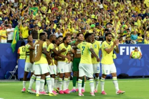 Brasil domina Escócia, vence por 3 a 0 e avança em 1º no grupo C