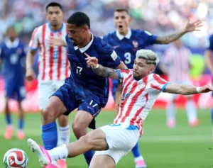 França bate Paraguai e pega Marrocos nas 4° de finais da Copa