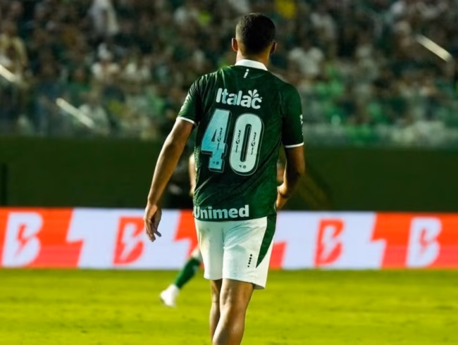 Goiás bate o Londrina e cola no Vila