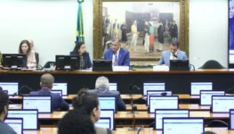 Câmara dos Deputados discute reduzir maioridade penal para 16 anos
