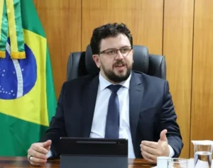 PF Investiga Pagamentos por Códigos de Barras Envolvendo Ex-Assessor de Lula