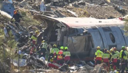 Colisão entre trens de alta velocidade deixa ao menos 30 mortos na Espanha